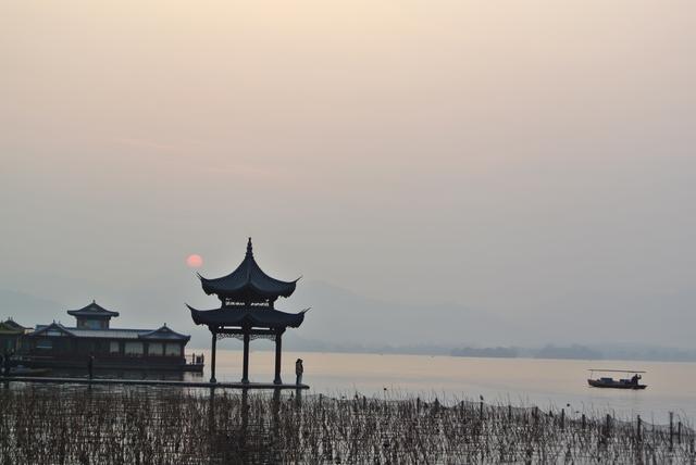 赞美西湖的简短句子文化寻访诗话西湖领略四时之美赏尽晴雨月雪